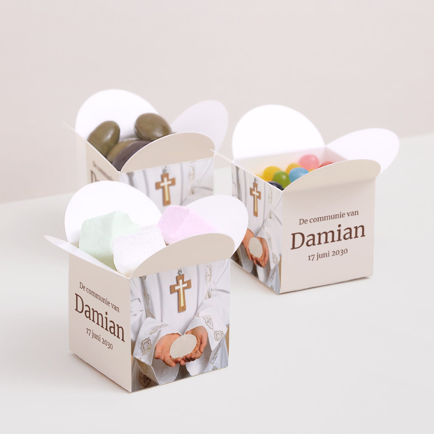 Doosje voor suikerbonen Communie Vlinderklep opening Vrome beelden foto N° 3