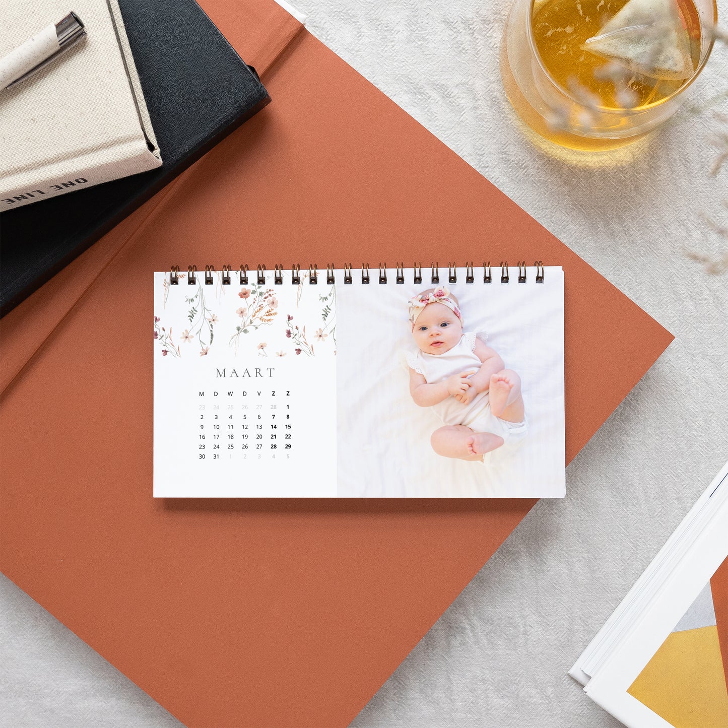 Kalender Eindejaar Kantoor, landschap Mooie bloemen foto N° 3