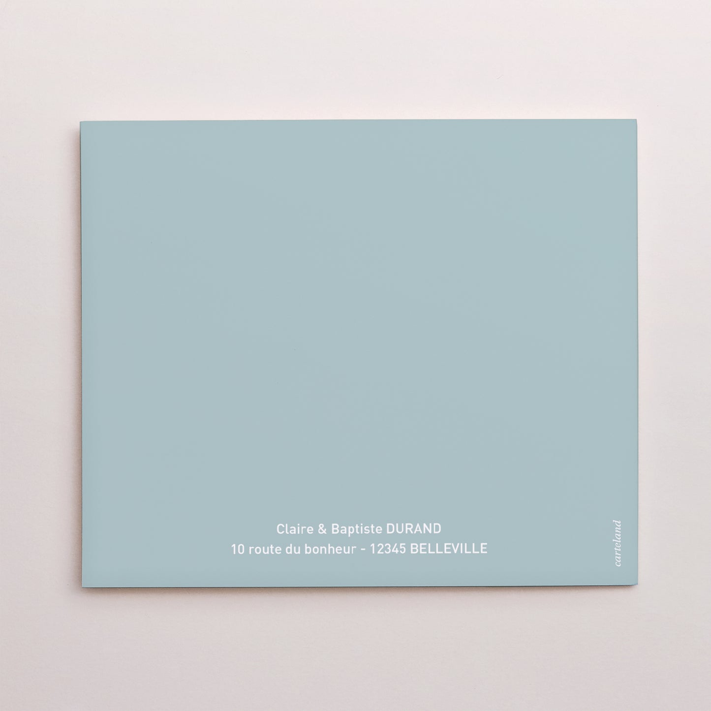 Uitnodigingskaart Communie Twee asymmetrische panelen Dove en blauwe bloemen foto N° 3