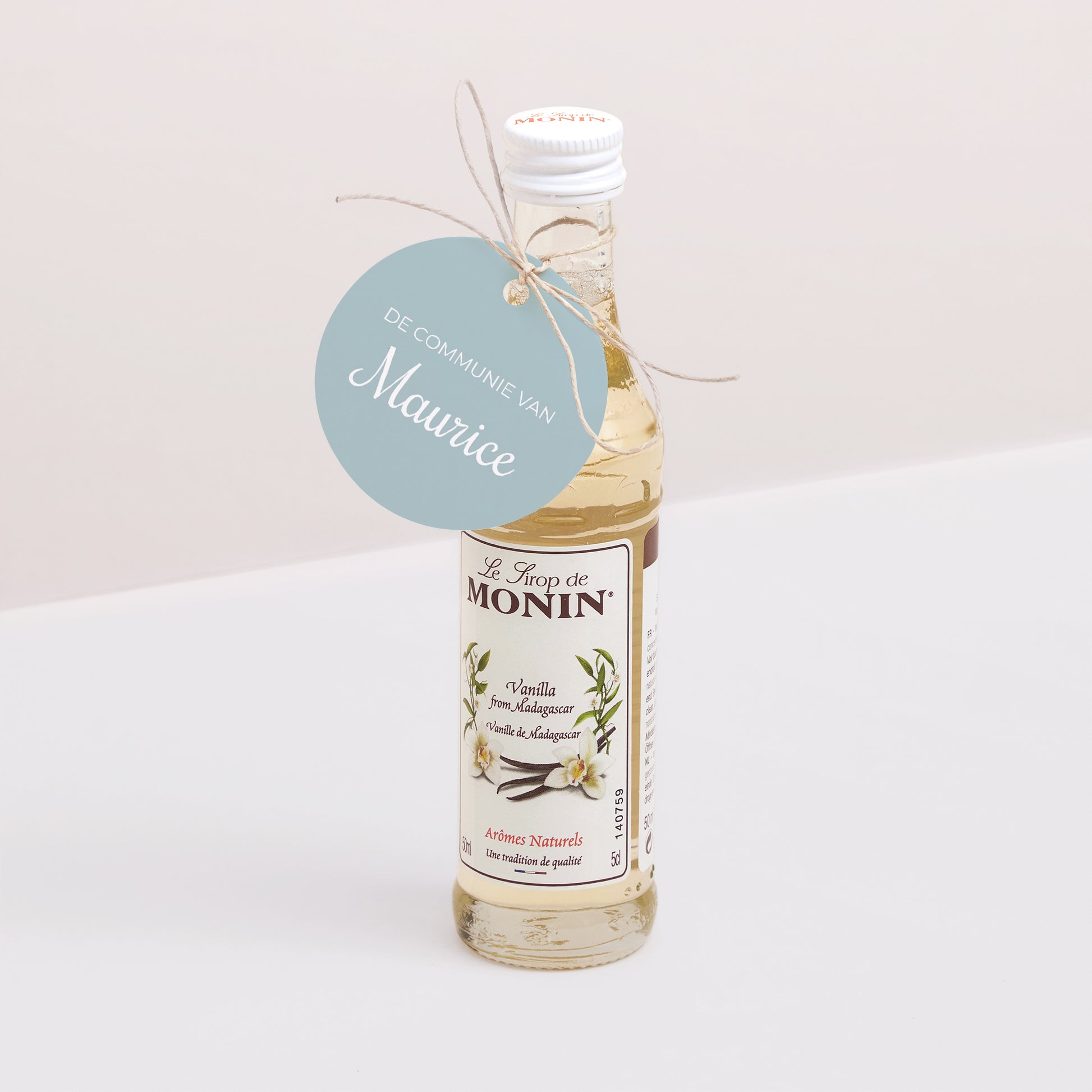Cadeaulabel Communie Ronde Dove en blauwe bloemen foto N° 3