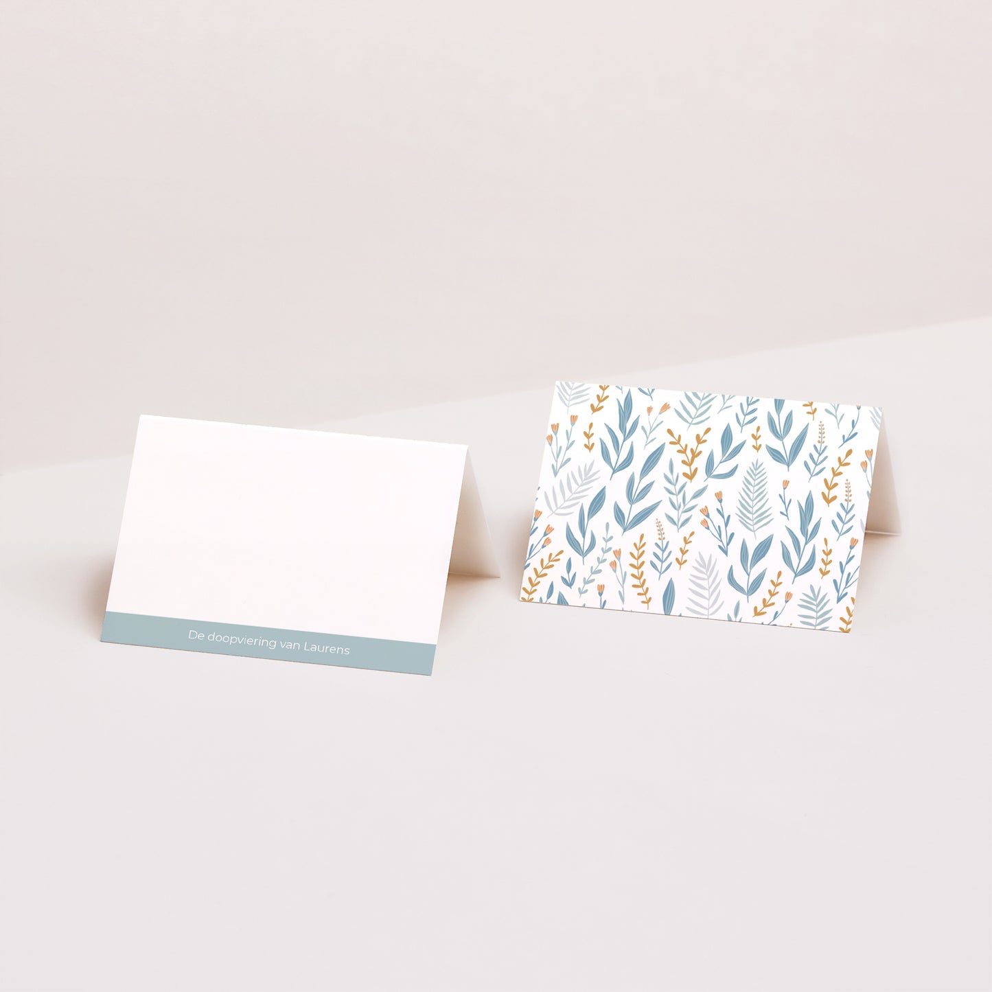 Naamkaartjes Doop 2 luiken Duif, gebloemde hoofdband, blauw foto N° 1