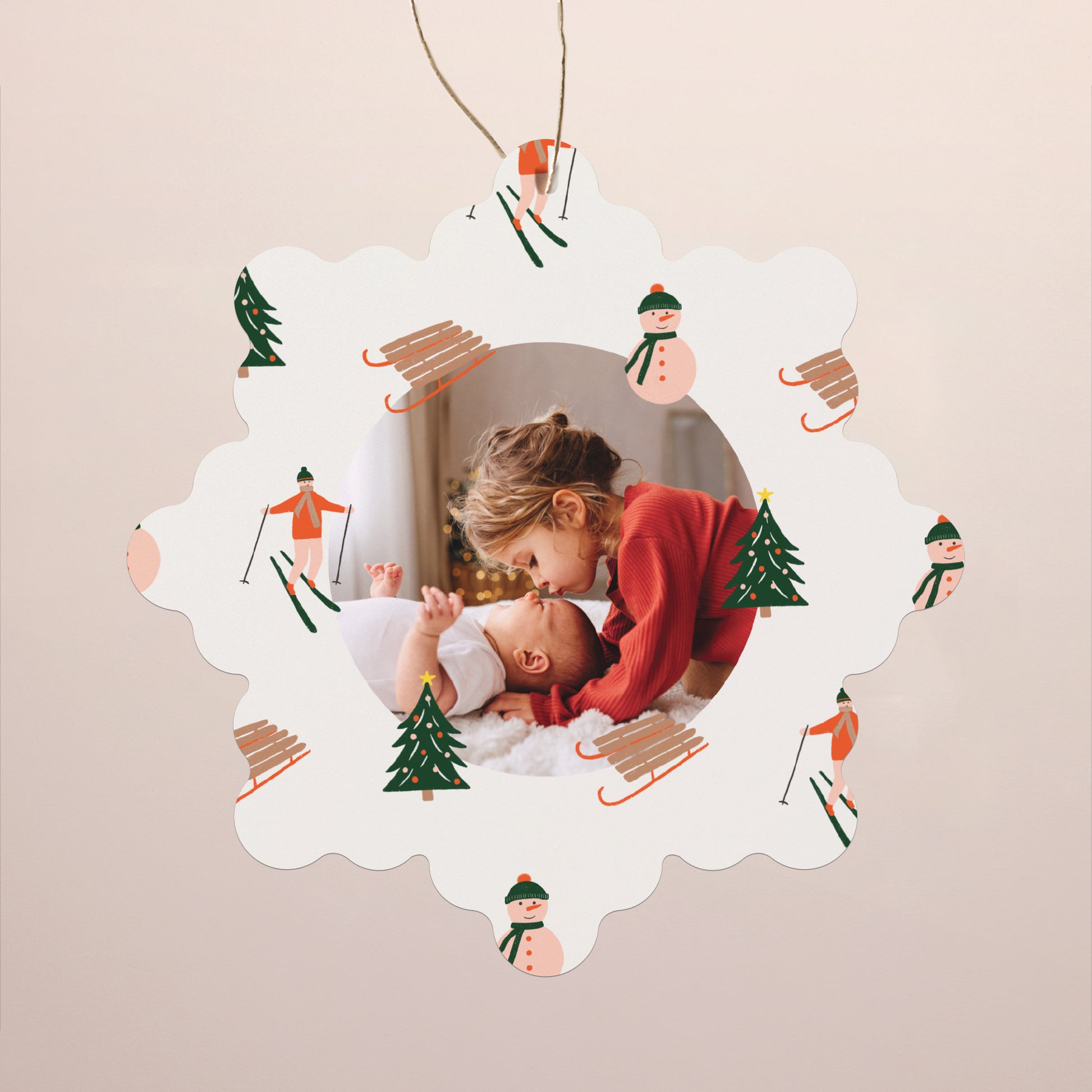 Kerstkaart Eindejaar Sneeuwvlok om op te hangen De skiër foto N° 1