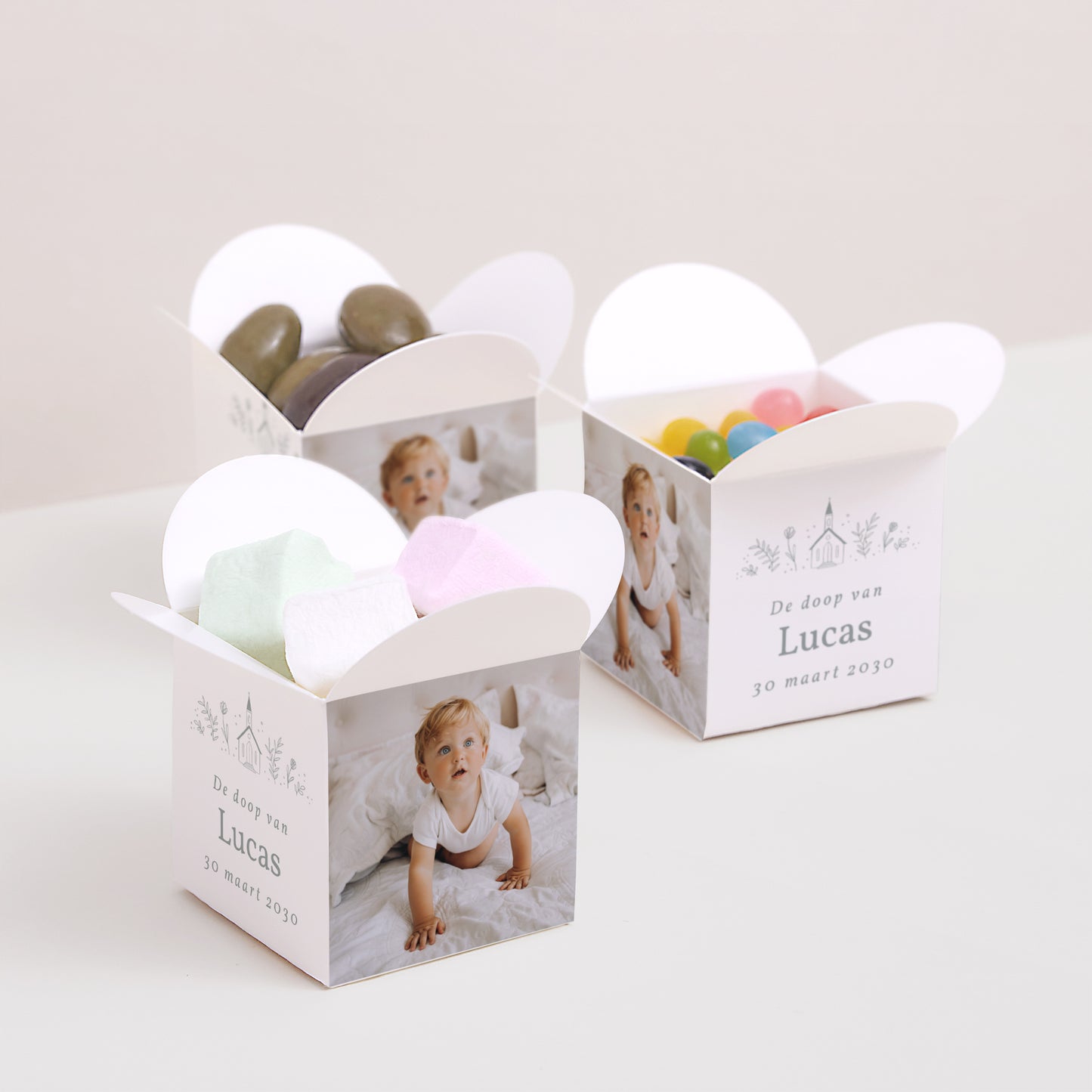 Doosje voor suikerbonen Doop Vlinderklep opening Kerk getekend foto N° 3