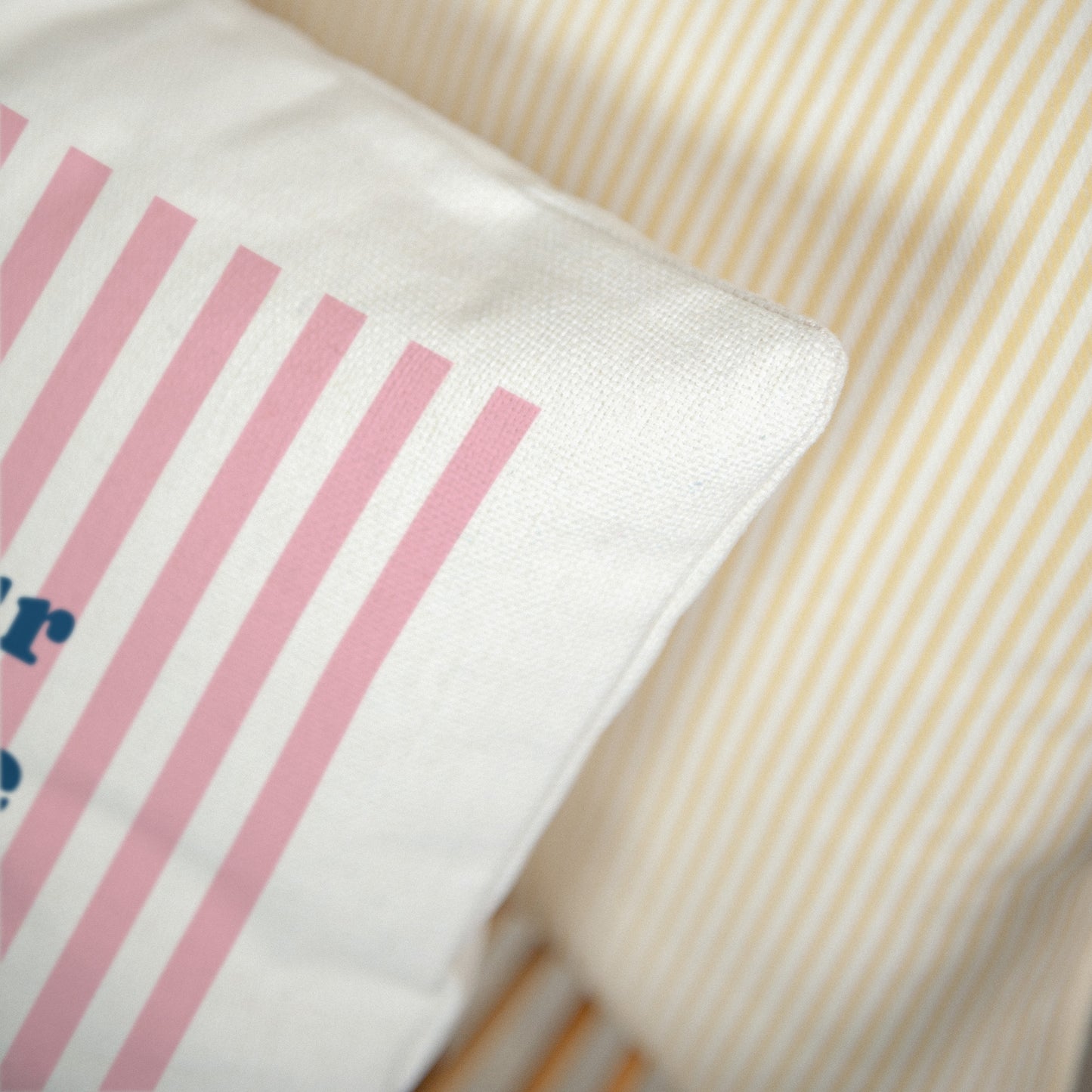 Kussen Objecten Natuurlijk beige Liefde op het roze strand foto N° 3