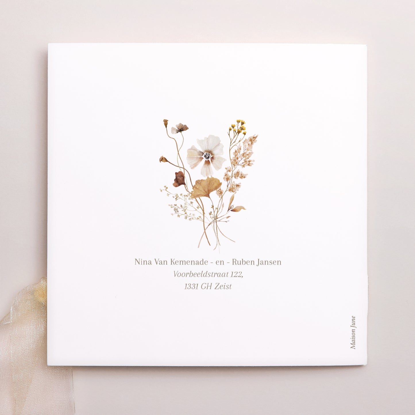 Uitnodigingskaart Huwelijk Vierkante tas, 3 kaarten, label Gedroogde veldbloemen II foto N° 4