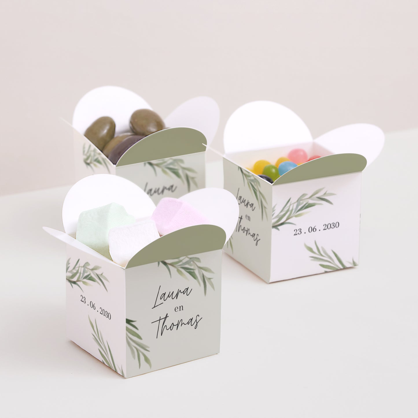 Doosje voor suikerbonen Huwelijk Vlinderklep opening Olijfbladeren foto N° 3