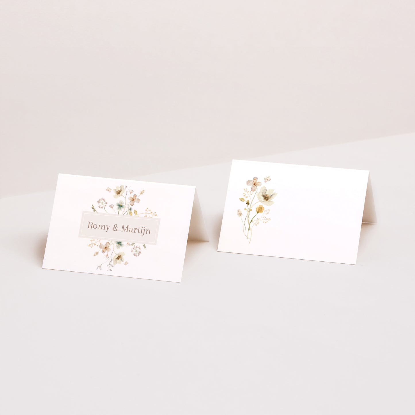 Naamkaartjes Huwelijk 2 luiken Wilde bloemen III foto N° 1