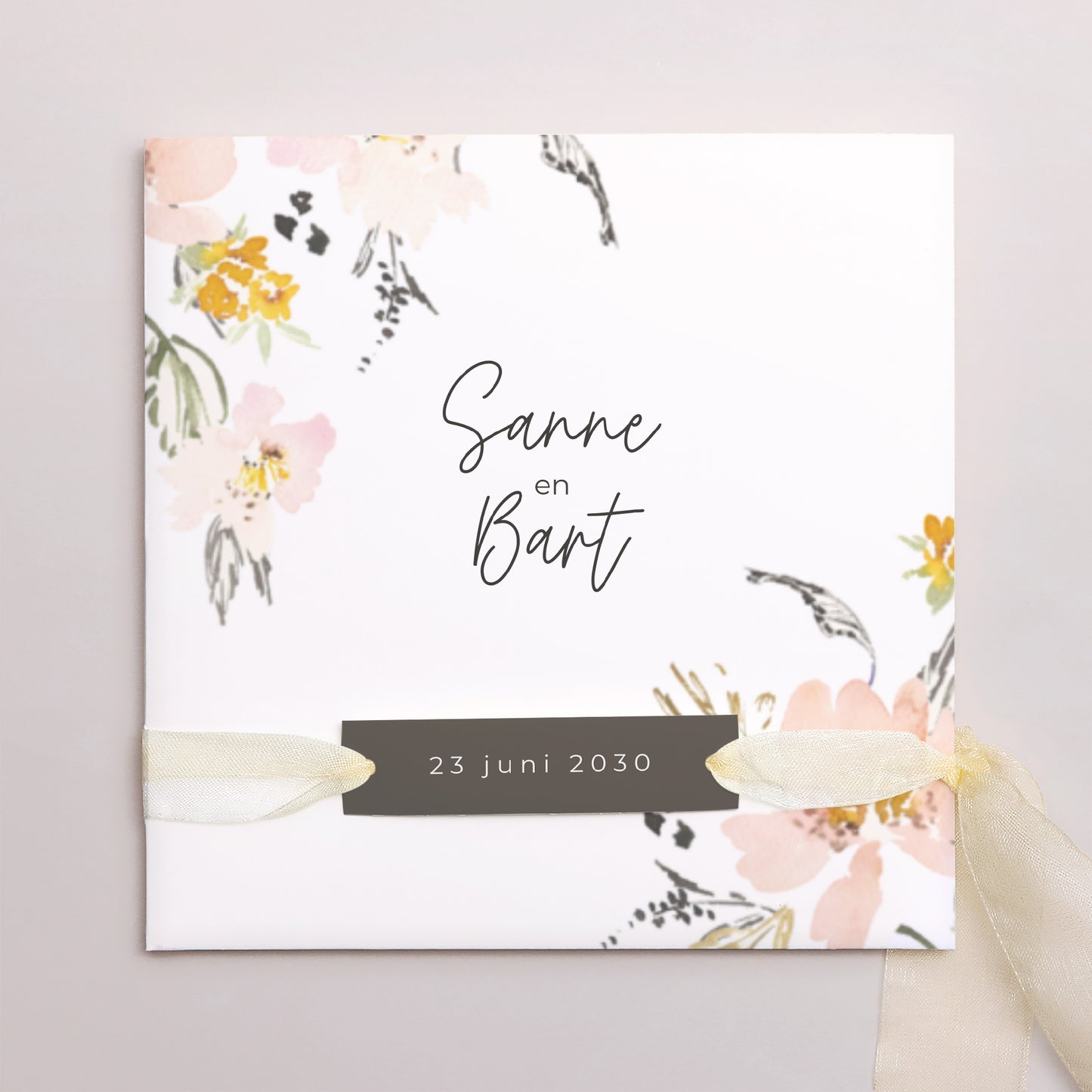 Uitnodigingskaart Huwelijk Vierkante tas, 3 kaarten, label bloemen pop II foto N° 1
