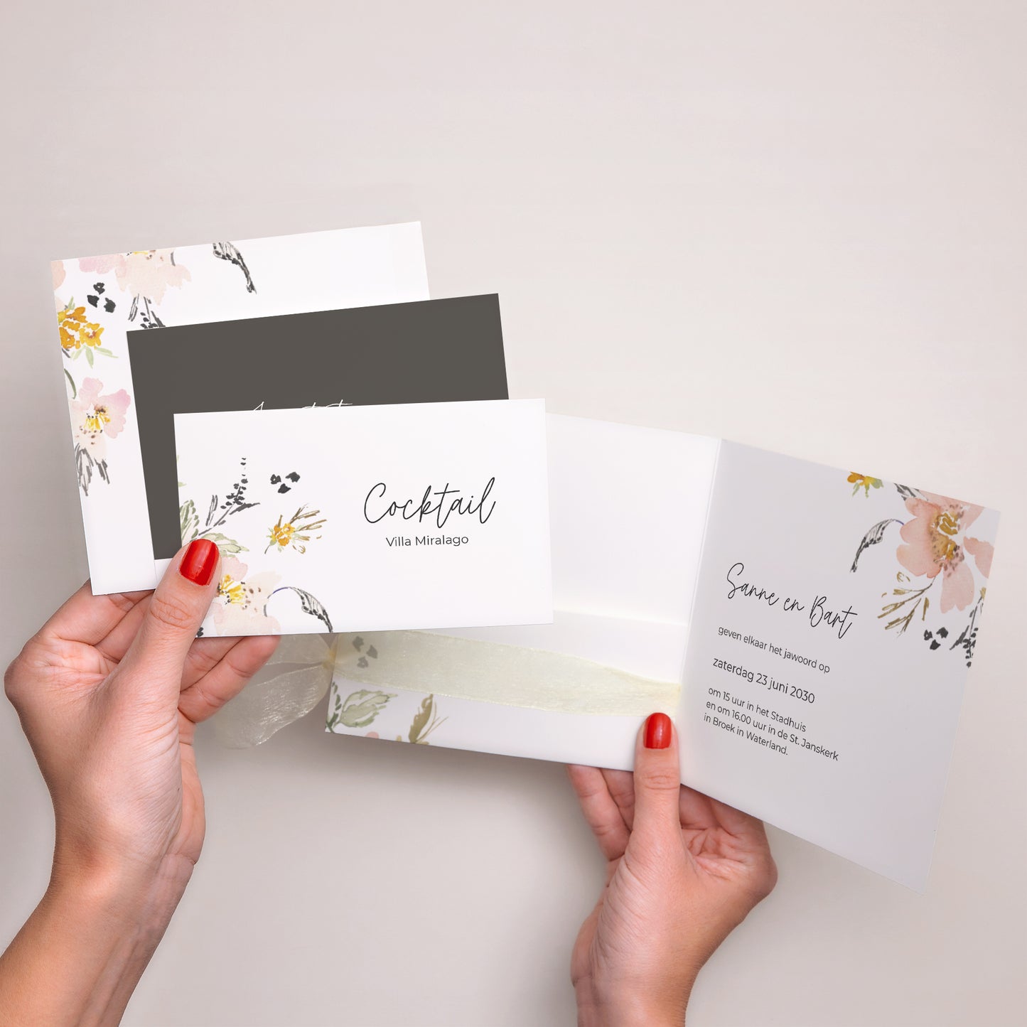 Uitnodigingskaart Huwelijk Vierkante tas, 3 kaarten, label bloemen pop II foto N° 3