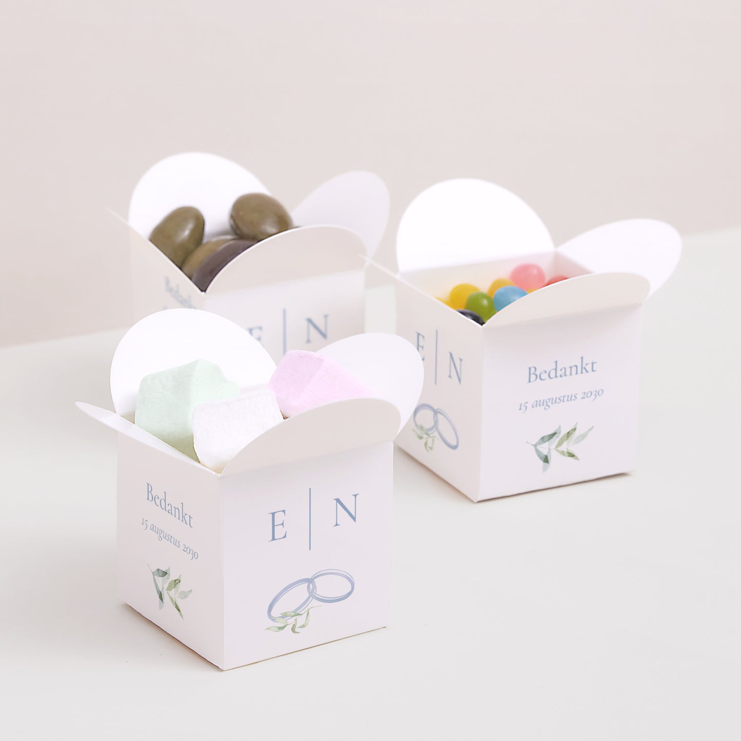 Doosje voor suikerbonen Huwelijk Vlinderklep opening Vintage embleem foto N° 3