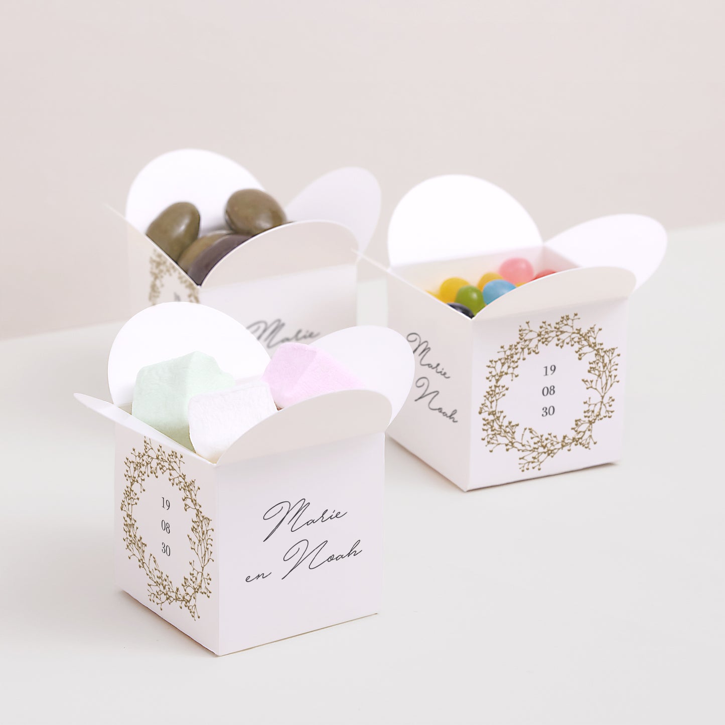 Doosje voor suikerbonen Huwelijk Vlinderklep opening Krans van gipskruid foto N° 3