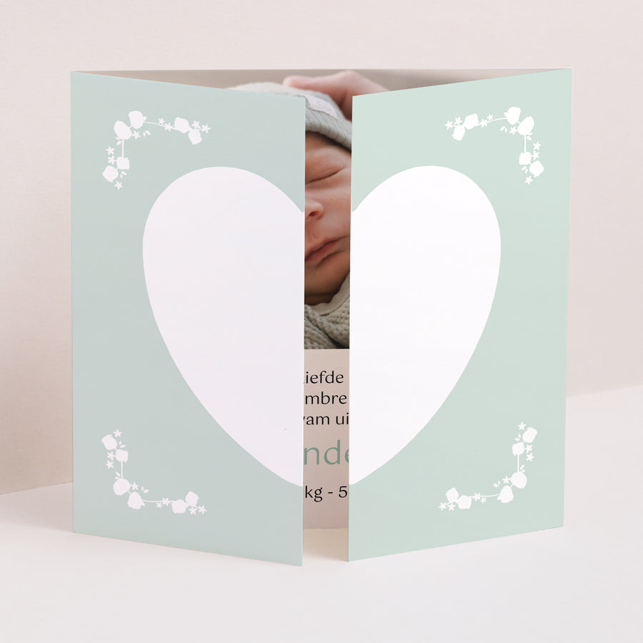 Uitnodigingskaart Geboorte Drieluiks vensteropening Maïanthème foto