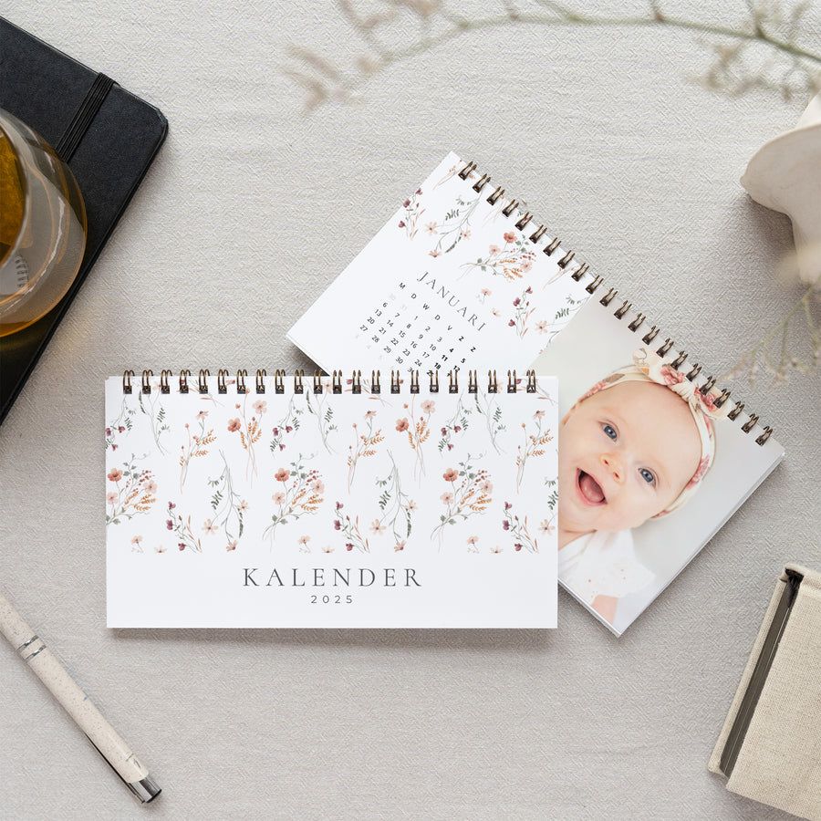 Kalender Eindejaar Kantoor, landschap Mooie bloemen foto