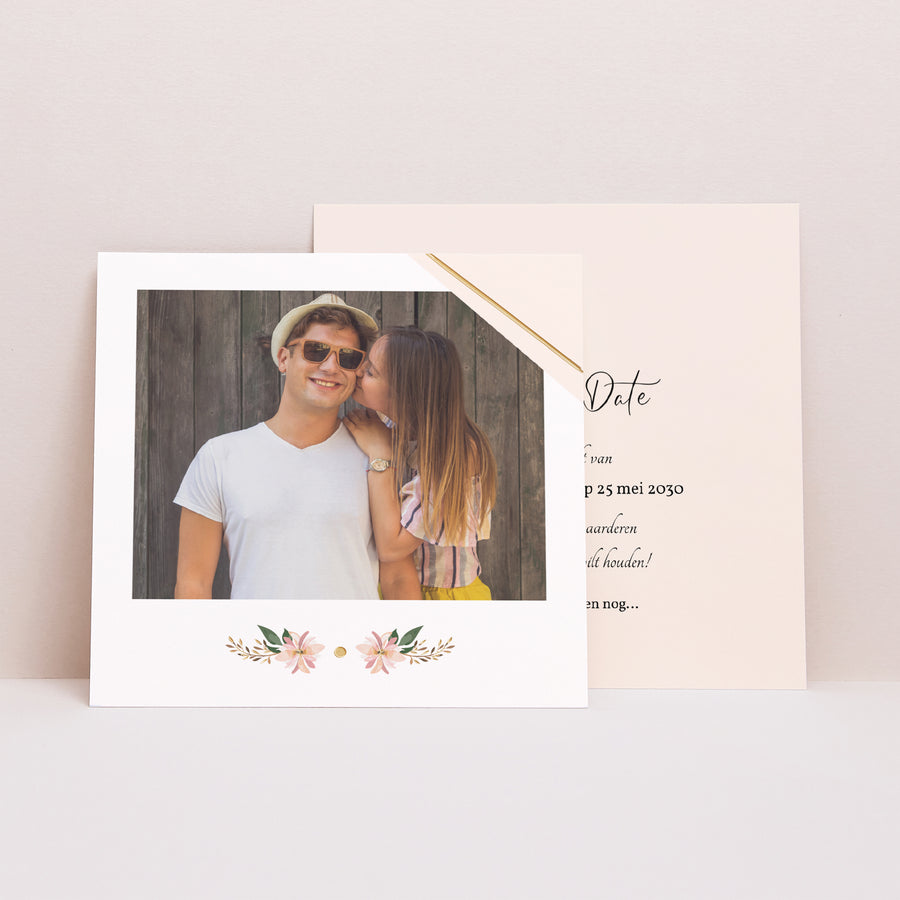 Save the date kaart Huwelijk Vierkant Zoete bloemen foto