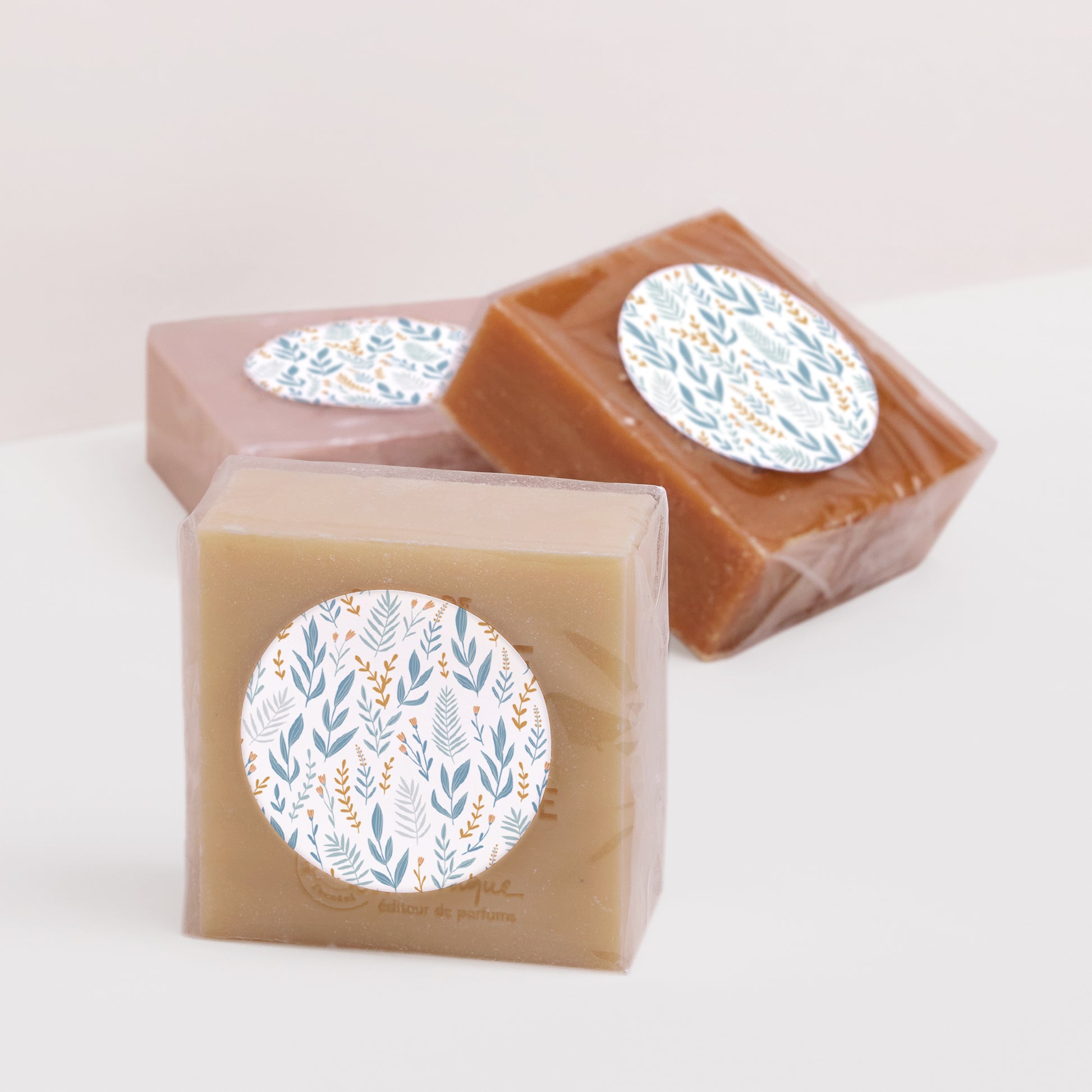 Sticker Doop Cirkel Duif, gebloemde hoofdband, blauw foto N° 2