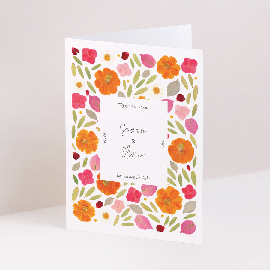 Uitnodigingskaart Huwelijk Portret dubbele vouw Herbarium bloemenpracht foto