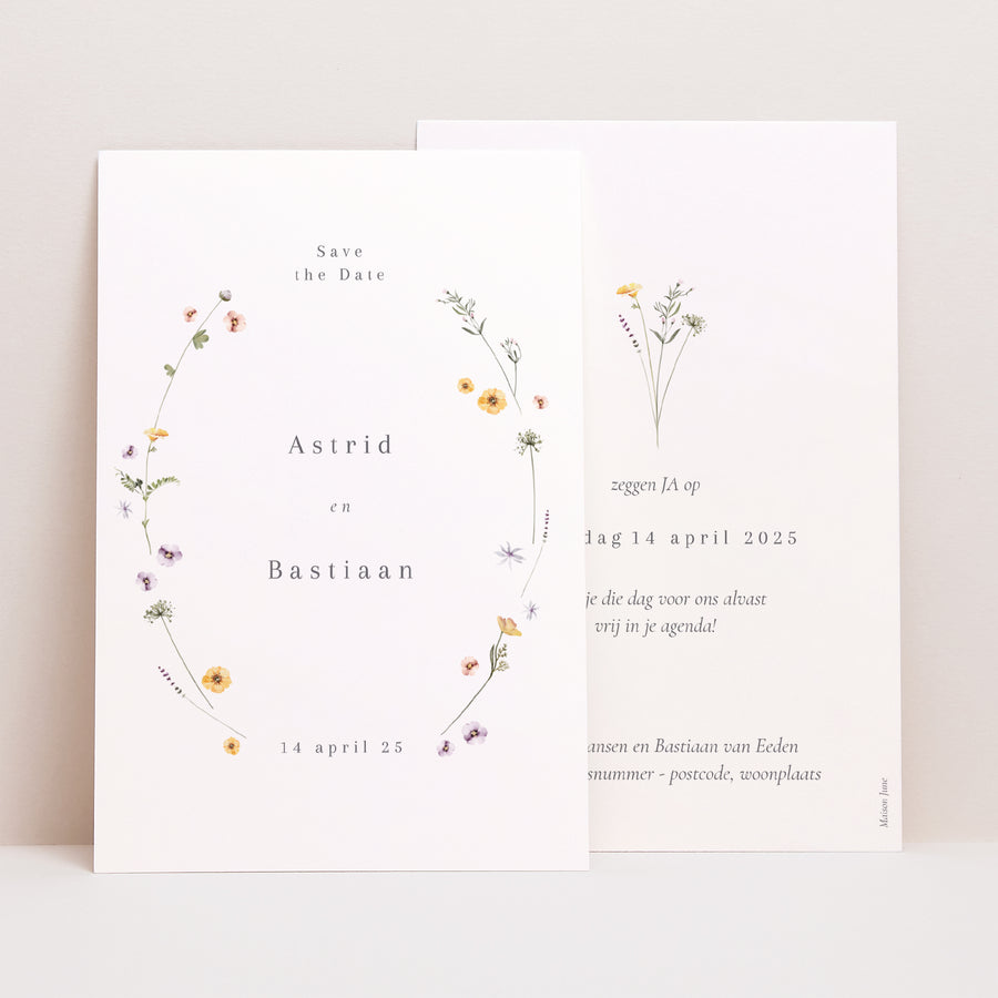 Save the date kaart Huwelijk Portret Kleine bloemenkrans foto