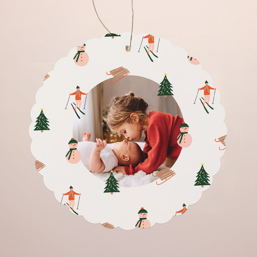 Kerstkaart Eindejaar Om op te hangen. De skiër foto