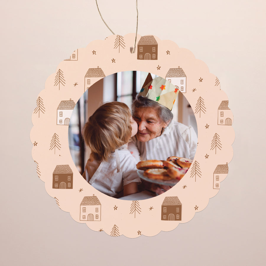 Kerstkaart Eindejaar Om op te hangen. Winterhuizen foto