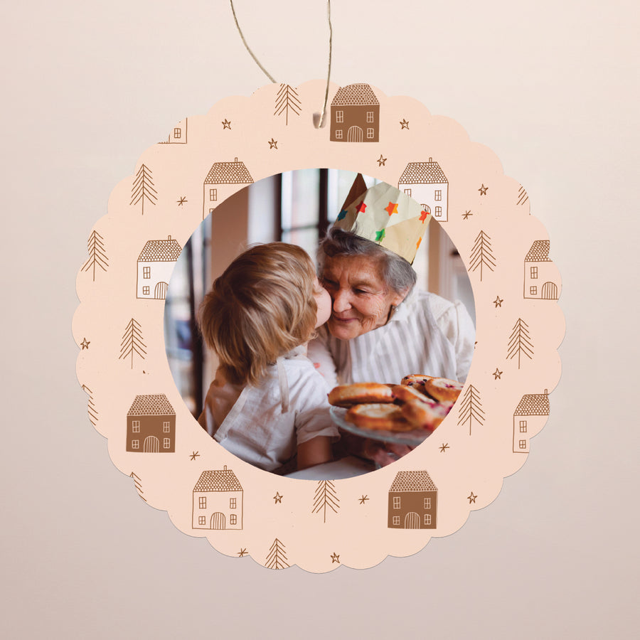 Wenskaart Eindejaar Om op te hangen. Winterhuizen foto