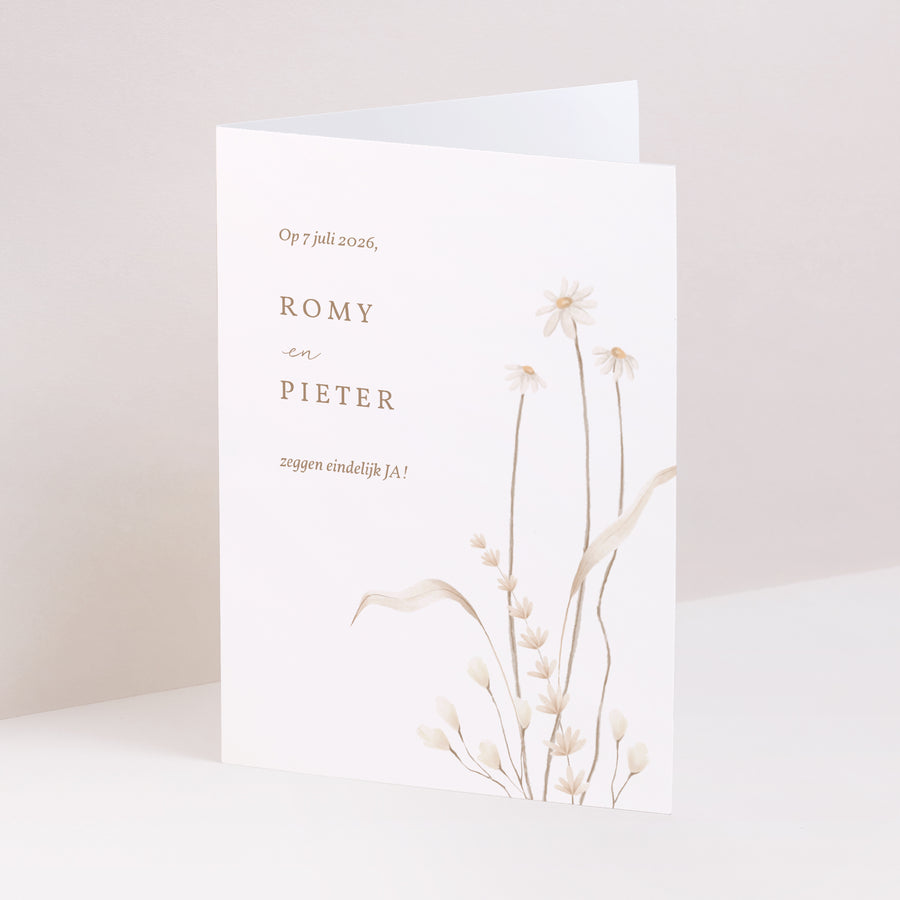 Uitnodigingskaart Huwelijk Portret dubbele vouw Wilde bloemen foto