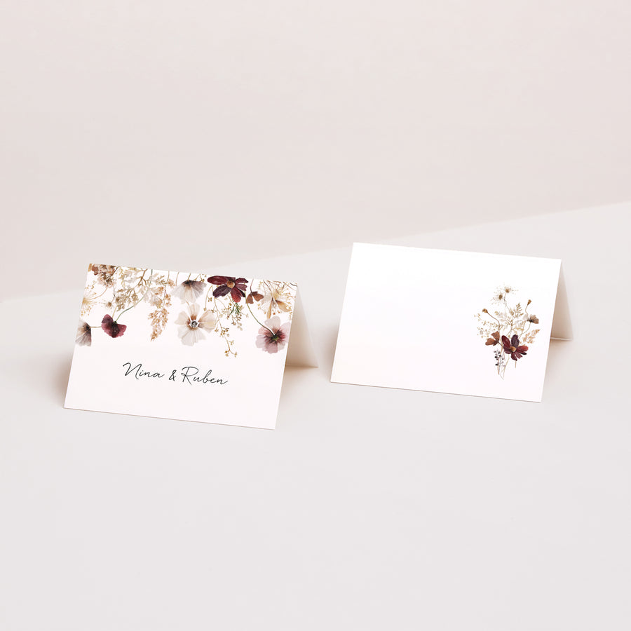 Naamkaartjes Huwelijk 2 luiken gedroogde weidebloemen foto