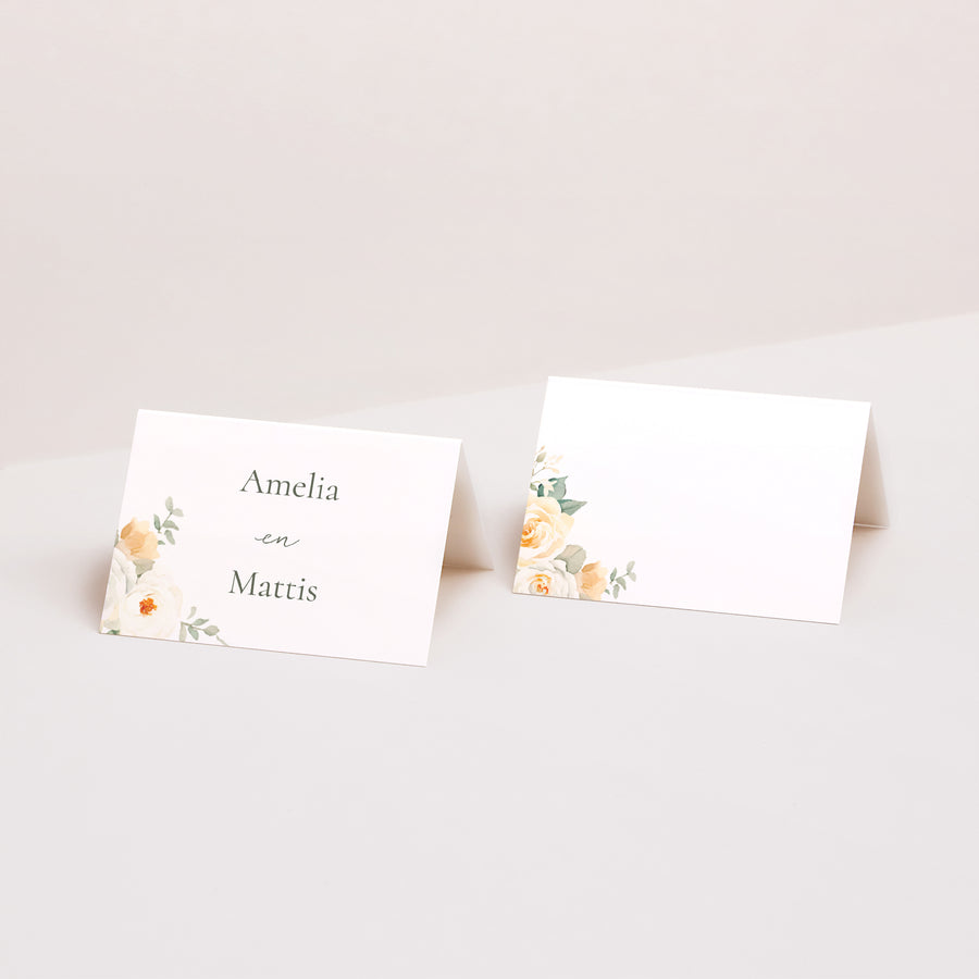 Naamkaartjes Huwelijk 2 luiken Romantisch boeket foto
