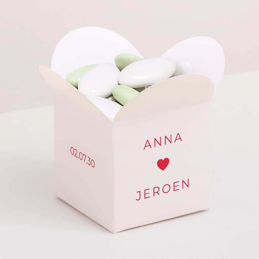 Doosje voor suikerbonen Huwelijk Vlinderklep opening We zeggen ja. foto
