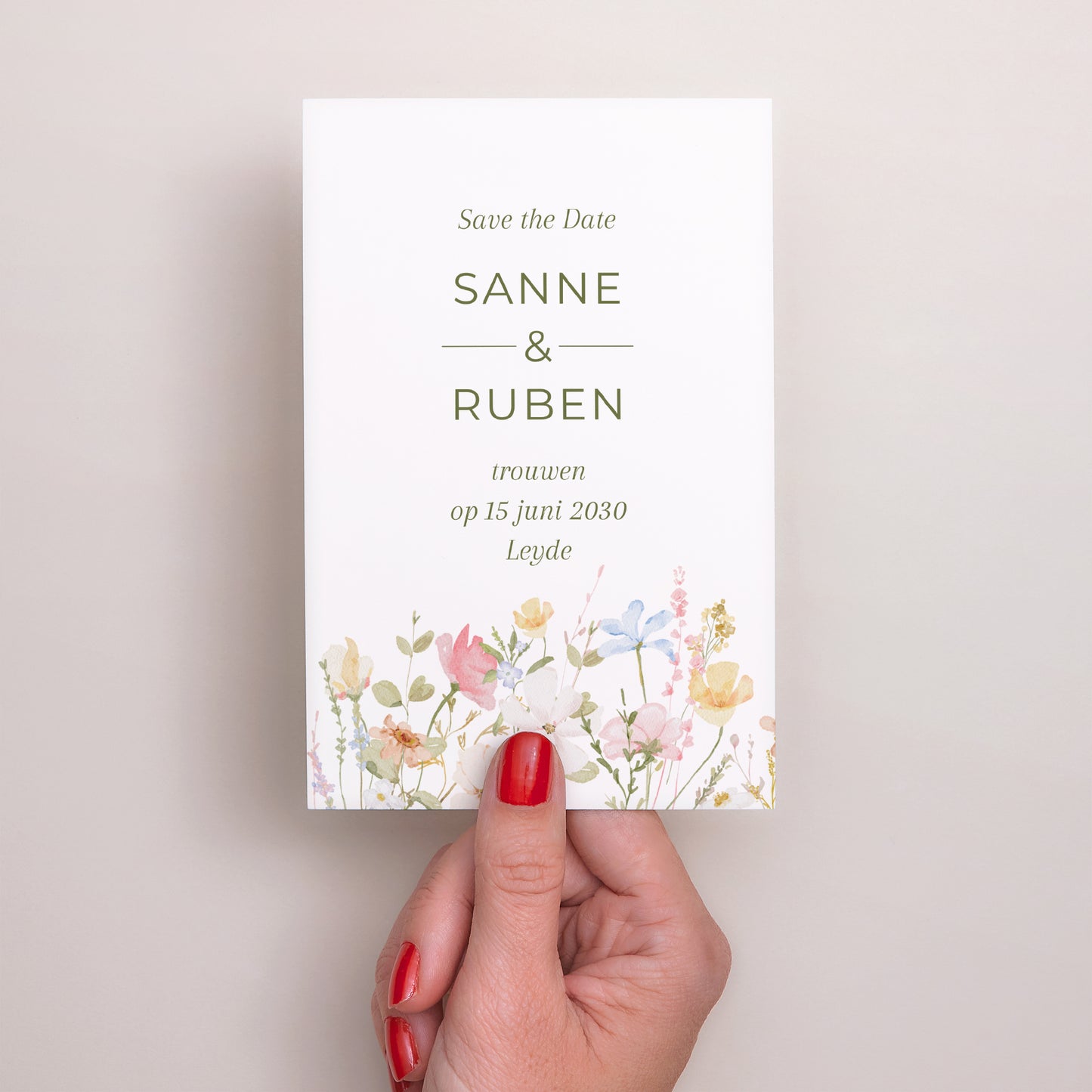 Save the date kaart Huwelijk Portret Krant van wilde bloemen foto N° 2